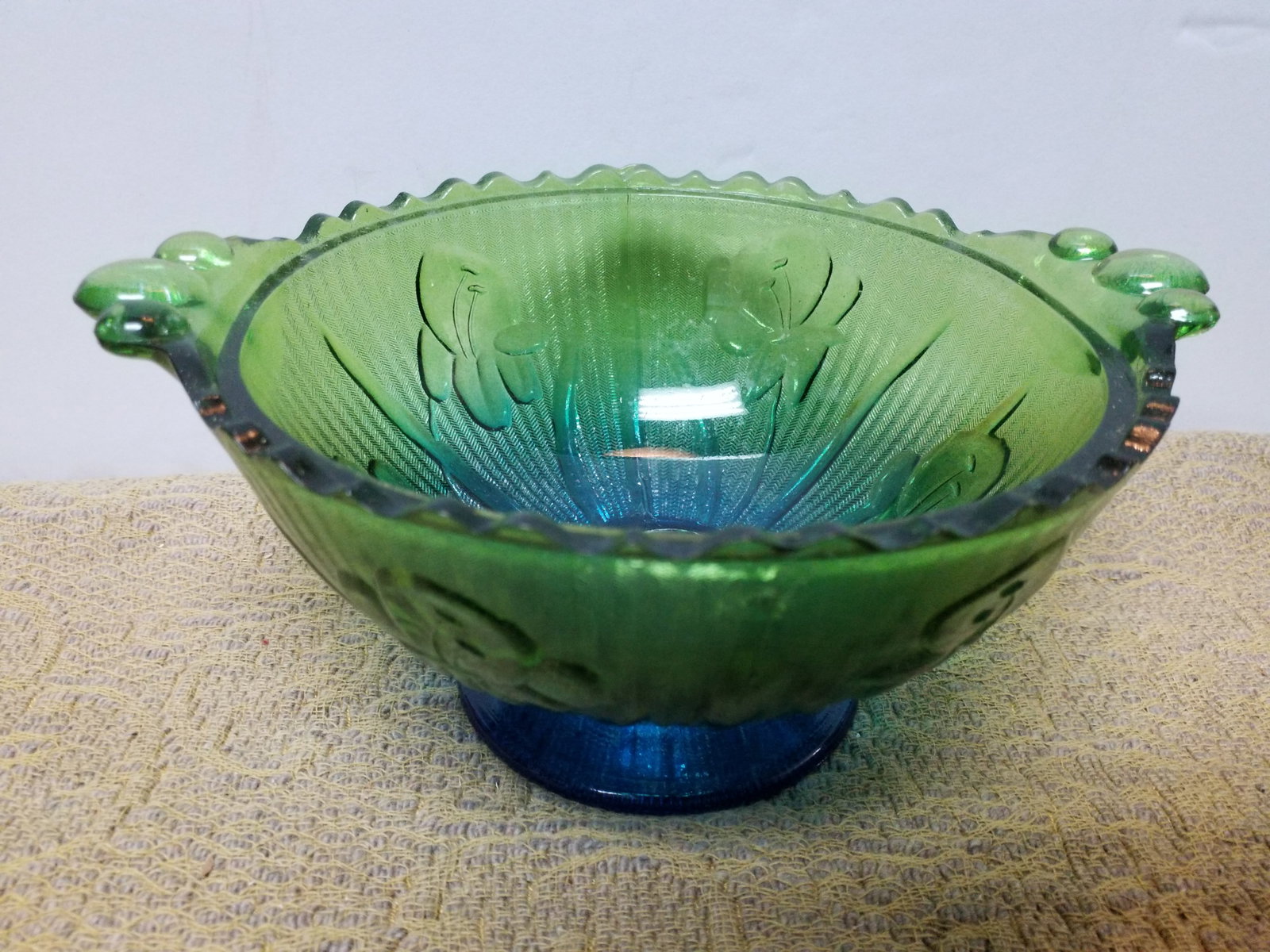 Vintage Jeanette Iris & Herringbone Amberina Finish Glass Embossed Serving Bowl in original package