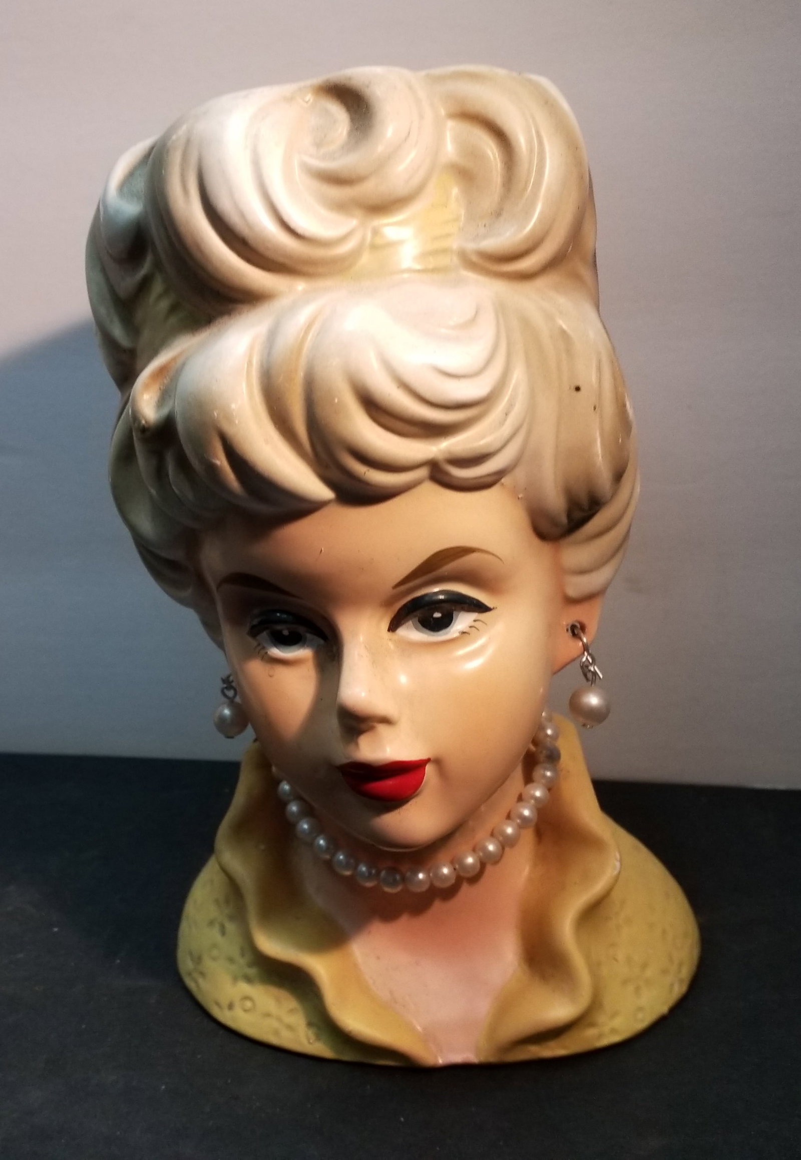 1959 RARE Vintage Napcoware Beautiful Woman Pearls earrings Vase 1960s EXCELLENT Condition (1 of 3)