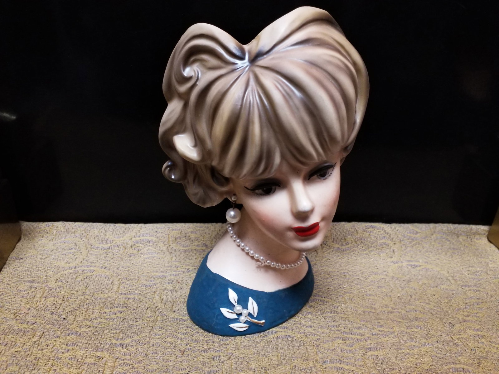 RARE Vintage Napcoware Blue Dress Head Vase 1960s EXCELLENT Condition C7473: In Excellent condition, Number marked on bottom, with makers label.