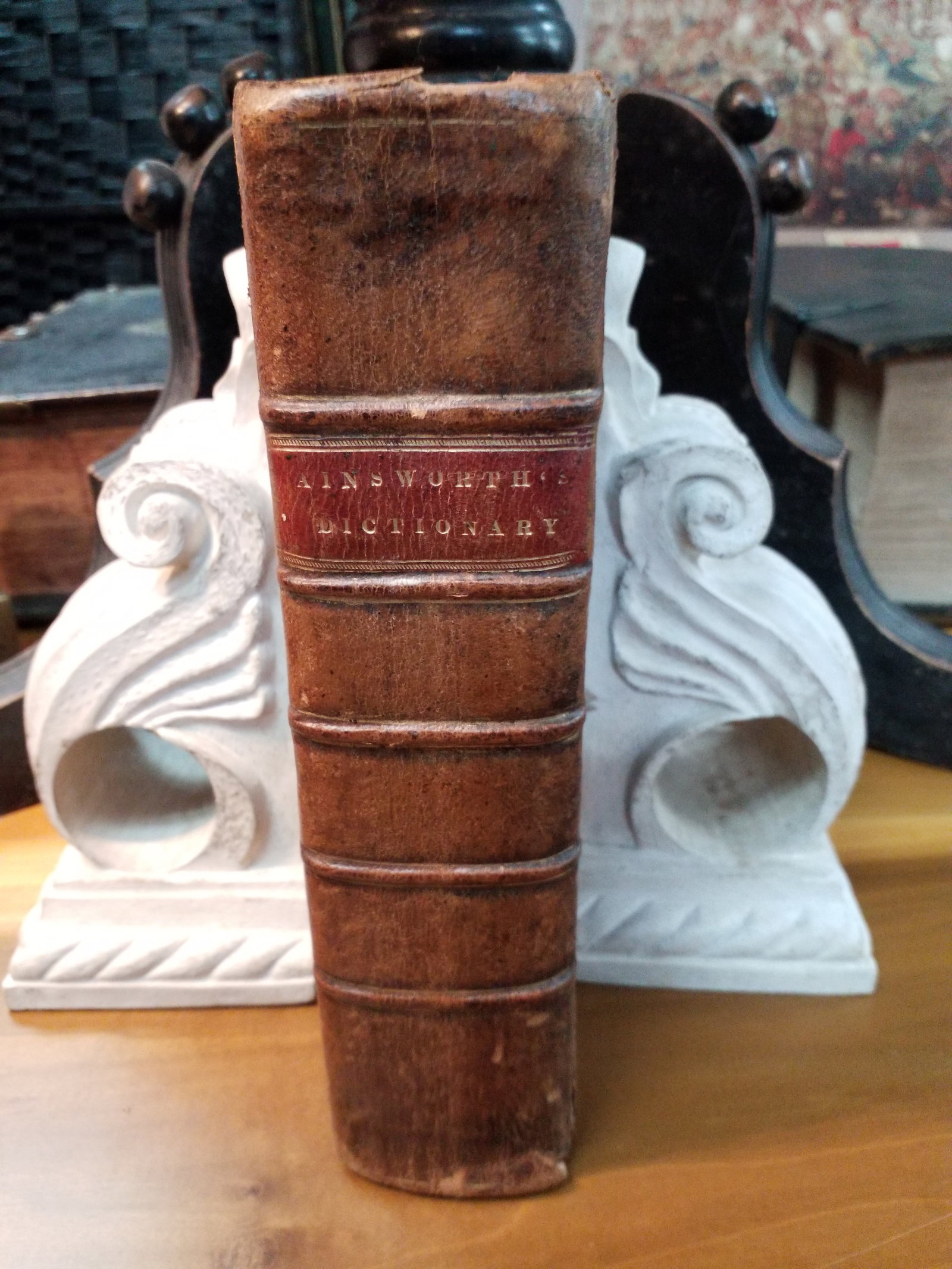 1812 An Abridgement of Ainsworth's Dictionary stated 2nd American Edition Full Moroccan Leather: 1812 edition of "An Abridgement of Ainsworth's Dictionary" published in Philadelphia, stated second Am. Ed. , full Moroccan leather, raised spine bands very attractive thick volume. The text is an Eng