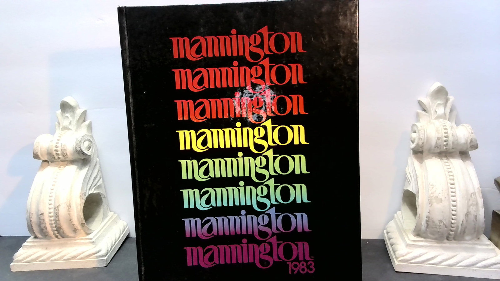 MANNINGTON MILLS Vinyl Tile Flooring ASBESTOS DUST WARNING Backing Catalog 1983: Hardcover profusely illustrated in very good condition. Please view all pictures for further condition and content details. More Books being added. More Books being added. More Books being added.