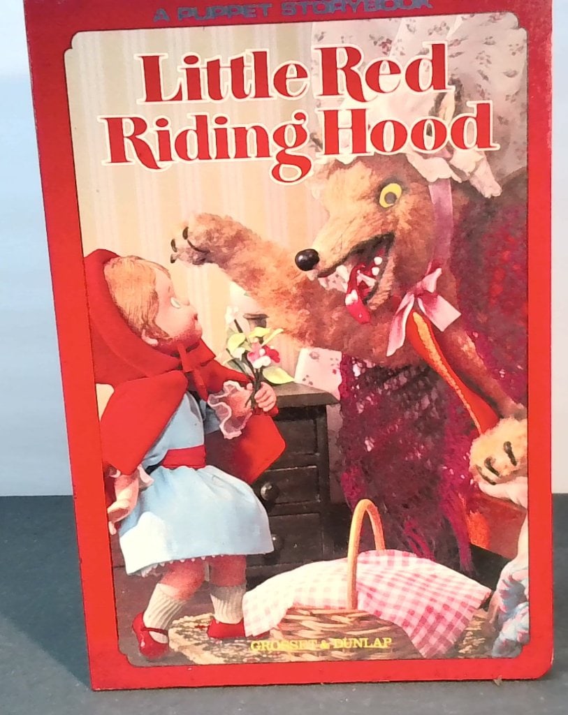 Little Red Riding Hood Puppet Storybook (1 of 5)