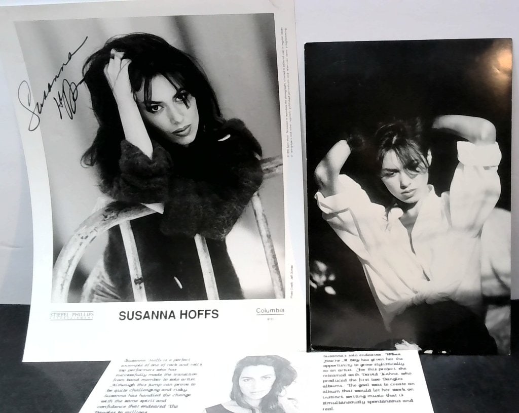 Vtg Susanna Hoffs Fan Club Ephemera: Vtg Susanna Hoffs Fan Club Ephemera, Incl Autographed B&W Promotional Photograph, Official Fan Club Newsletter Vol 1, Spring 1993, Printed Correspondence.