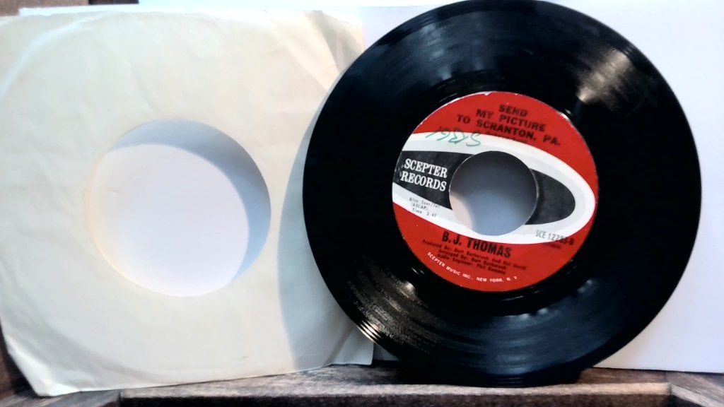B.J. Thomas I Just Can't Help Believing Vinyl: B.J. Thomas, I Just Can't Help Believing, Vinyl Record Album, Scepter Records, SCE-12285, Vtg.