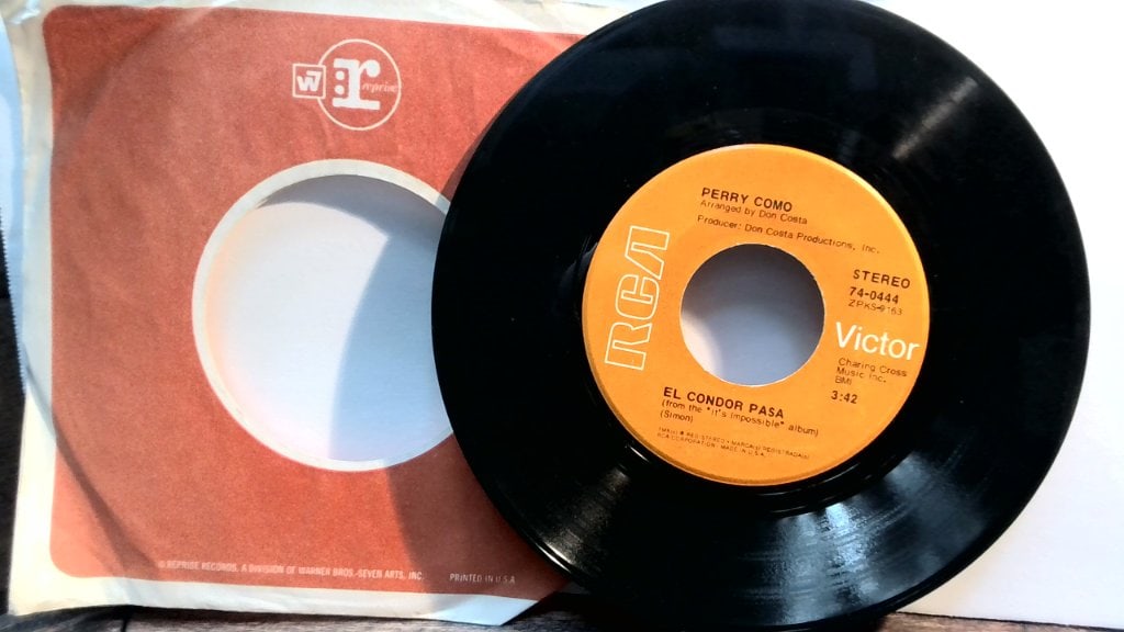 Perry Como El Condor Pasa 45 RPM Record (1 of 2)