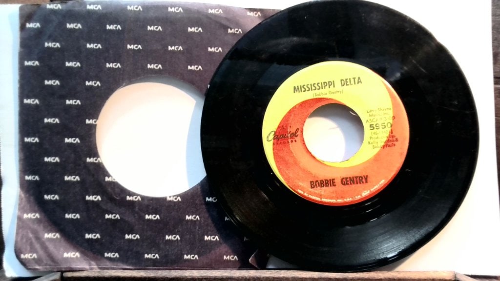 Bobbie Gentry Ode To Billie Joe 45 RPM (1 of 2)