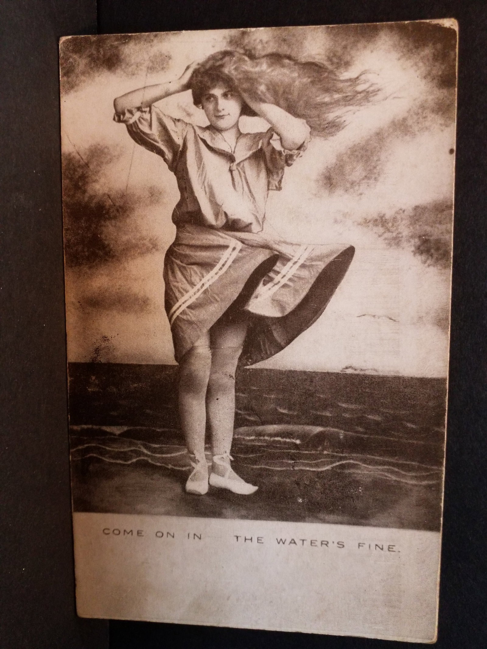 Antique Beach "Come on in the Waters Fine" Beautiy Pin up Girls early 1900s postcard (1 of 2)
