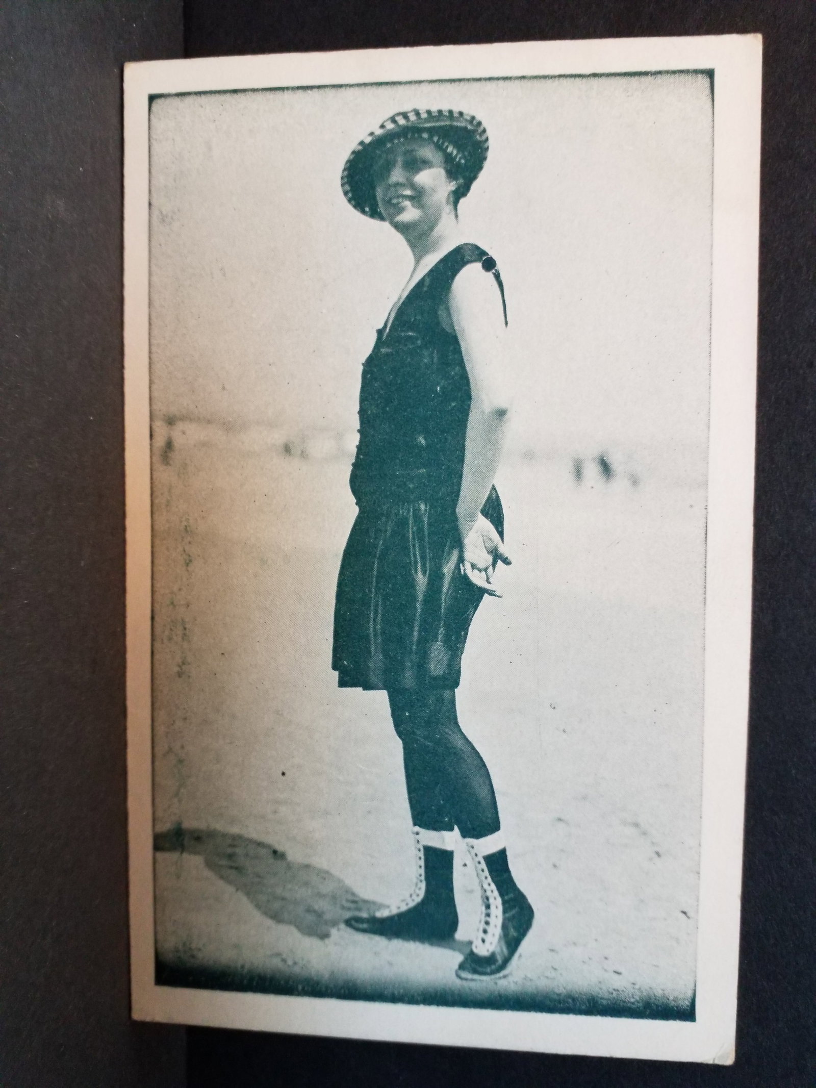 Early Vending Machine Beach Girl early 1900s (1 of 2)