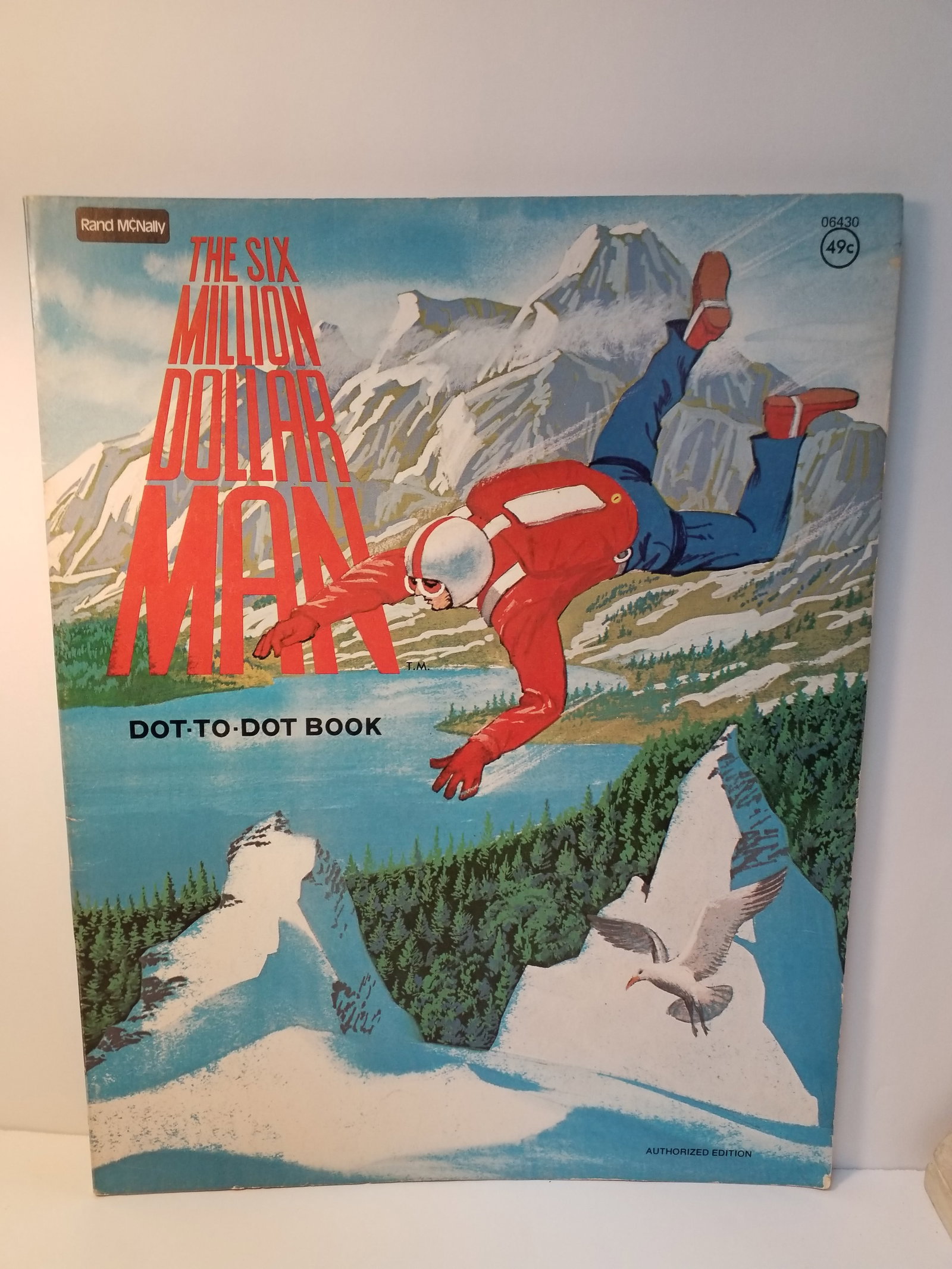 Vintage Six Million Dollar Man Dot to Dot book unused in Excellent condition 1972 University City (1 of 8)