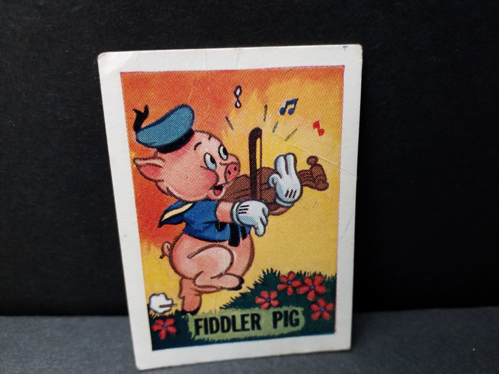 1955 Barratt Walt Disney Mickeys Sweet Cigarettes Card Fiddler Pig of the 3 Little Pigs VG-VG+ (1 of 2)