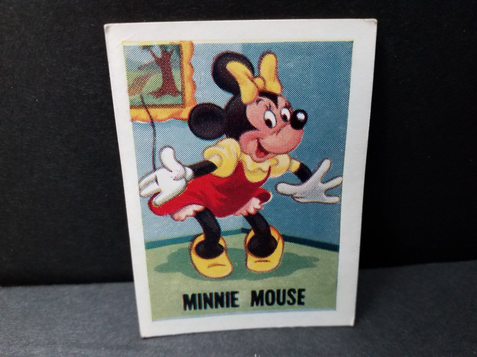 1955 Barratt Walt Disney Sweet Cigarettes Card Minnie Mouse VG-VG+: Original Walt Disney Mickeys Sweet Cigarette card, Many original Tobacco and trade cards being added to this our current auction. Please continue to check back for recent arrivals.