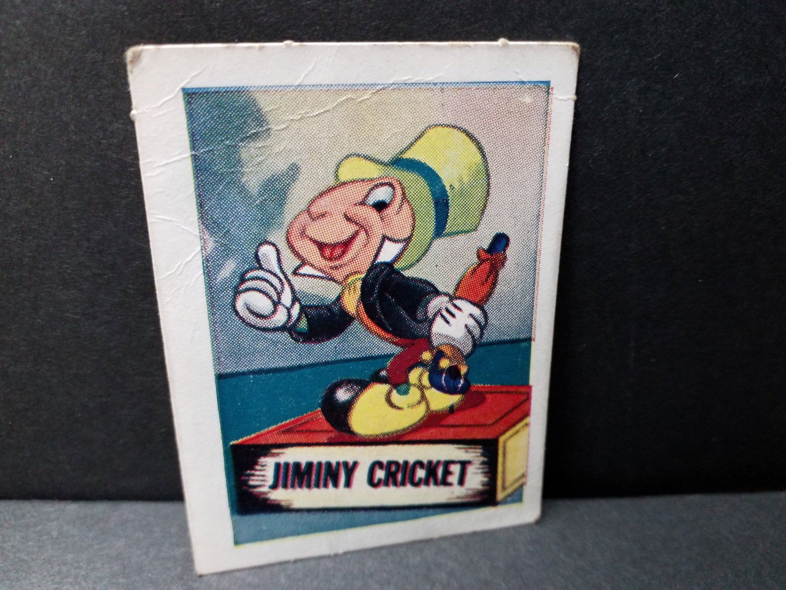 1955 Barratt Walt Disney Sweet Cigarettes Card Jiminy Cricket VG-VG+: Original Walt Disney Mickeys Sweet Cigarette card, Many original Tobacco and trade cards being added to this our current auction. Please continue to check back for recent arrivals.