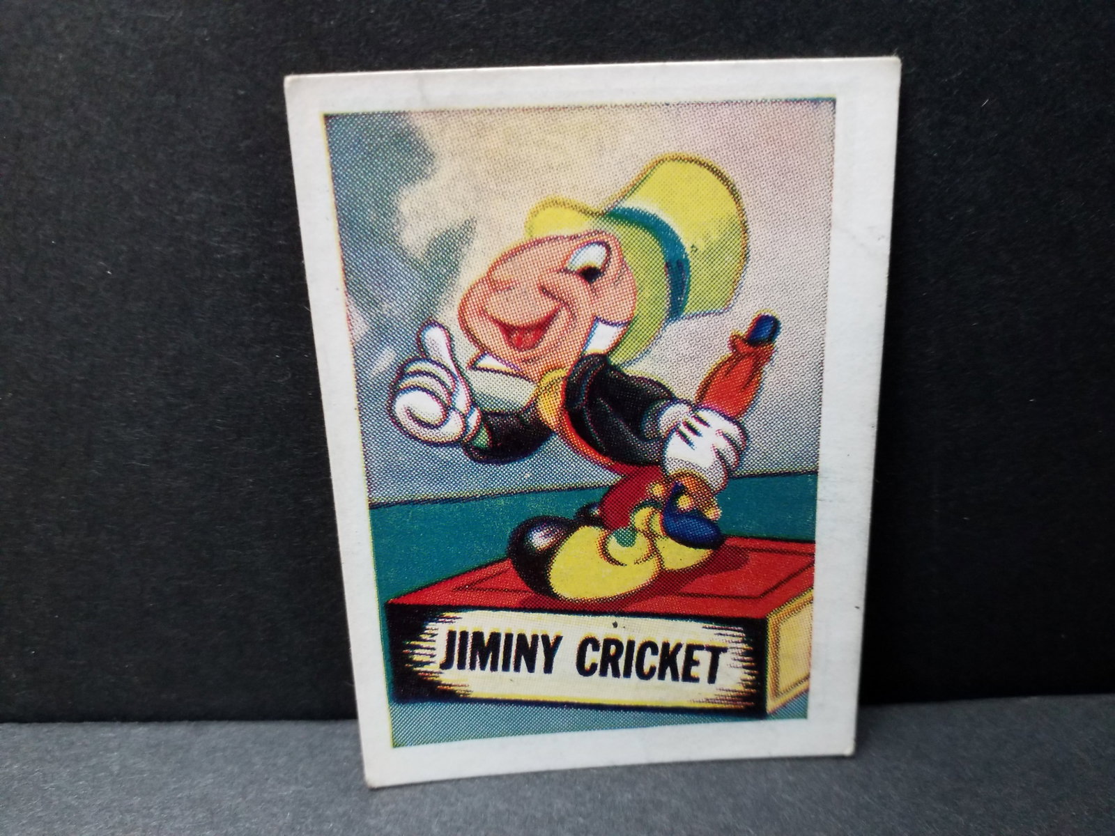 1955 Barratt Walt Disney Sweet Cigarettes Card Jiminy Cricket VG-VG+: Original Walt Disney Mickeys Sweet Cigarette card, Many original Tobacco and trade cards being added to this our current auction. Please continue to check back for recent arrivals.