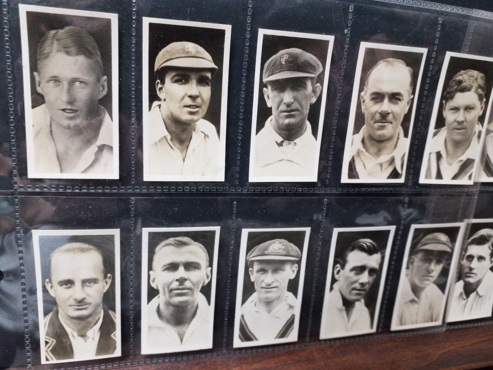Major Drapkin 1928 Australian and English Test Cricketers set cigarette cards Real Photos many Stars (1 of 5)