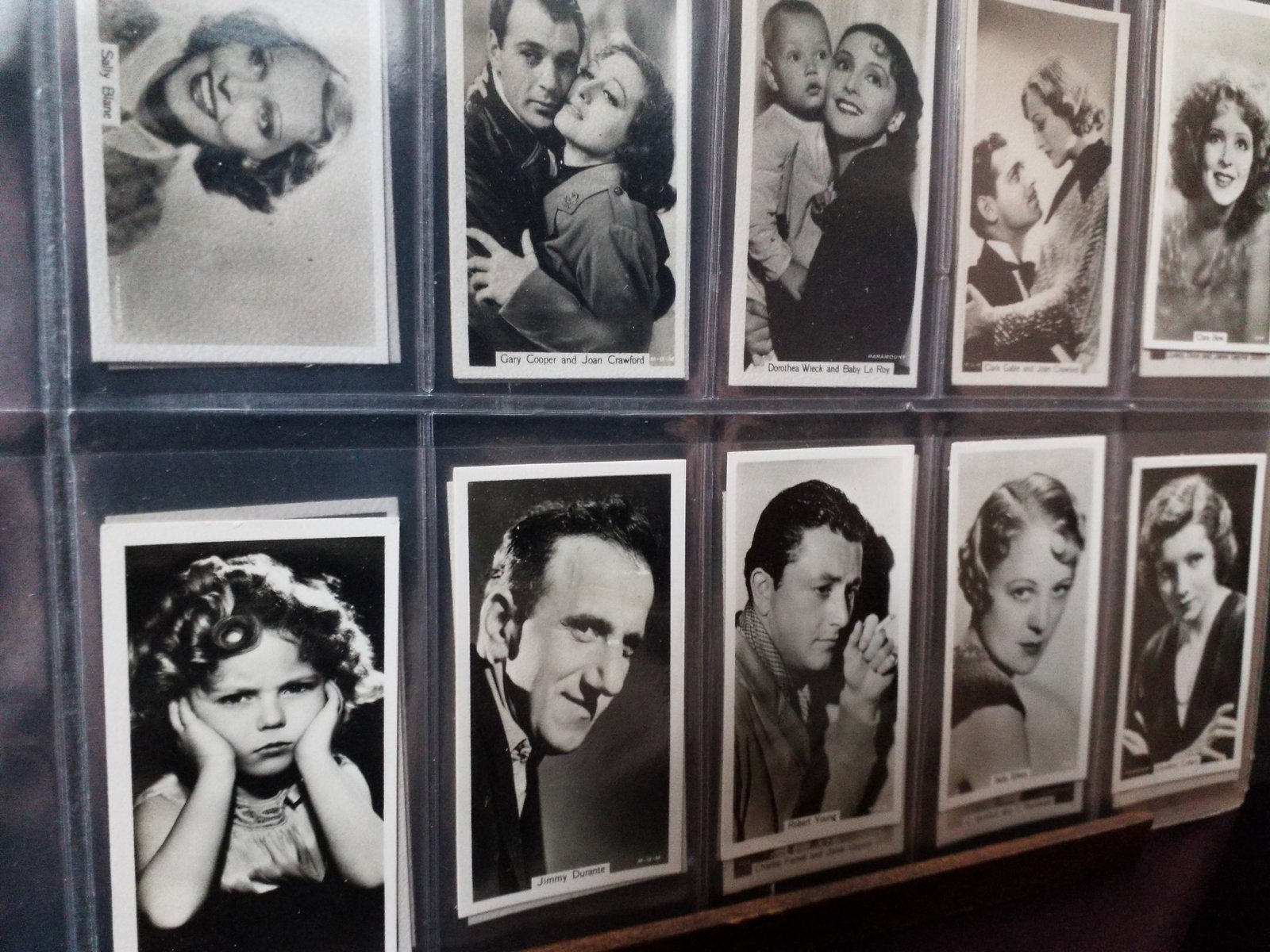 CIGARETTE CARD SET 1934 FULL SET 54 JOHN SINCLAIR FILM STARS CIGARETTE CARDS SHIRLEY TEMPLE,CROSBY (1 of 7)