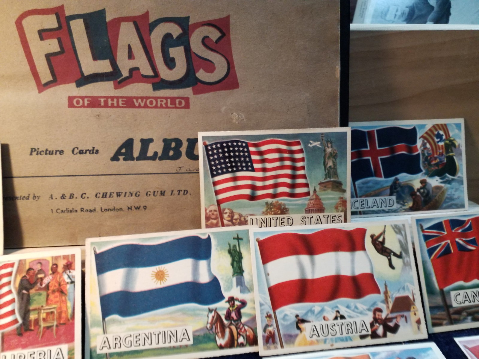 36 Rare A B & C Bubble Gum 1959 flags of World Collection with original Album, American Flag (1 of 7)