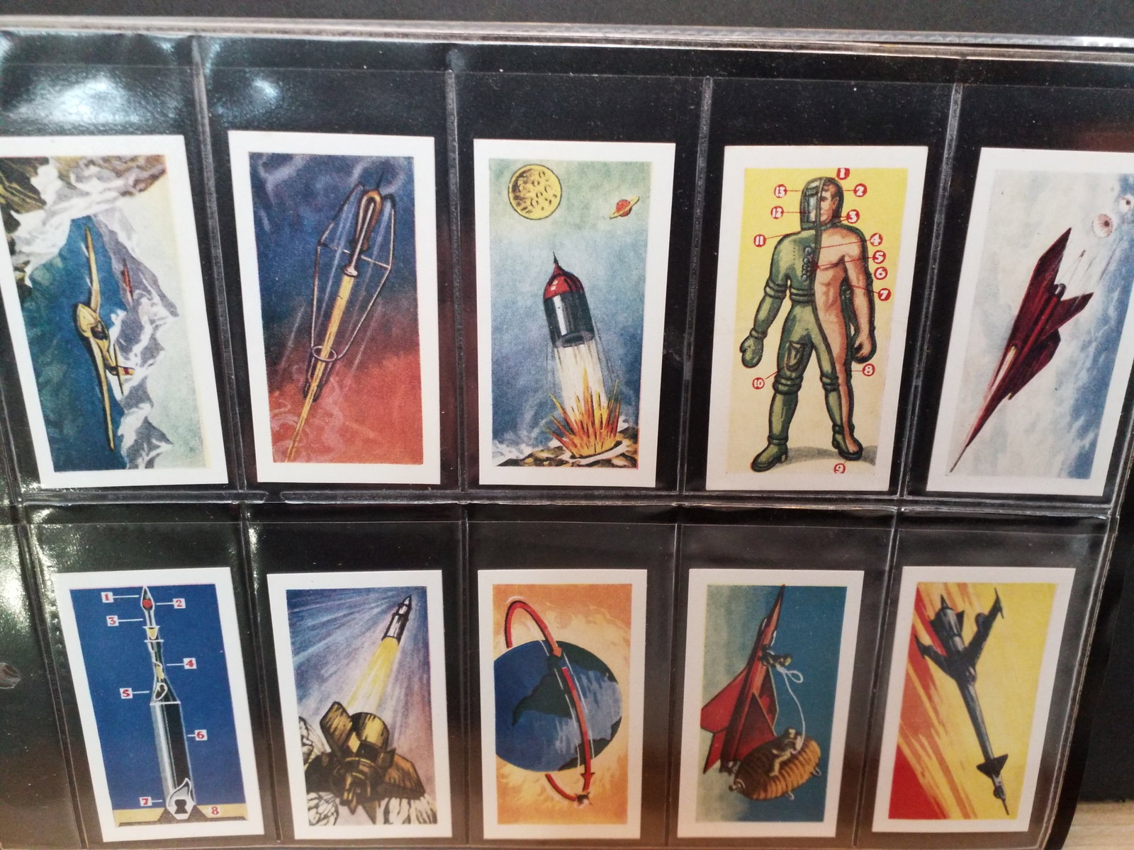 Nice Collection of Space Cigarette and Tea Cards including Brook Bond Race into Space complete set (1 of 5)
