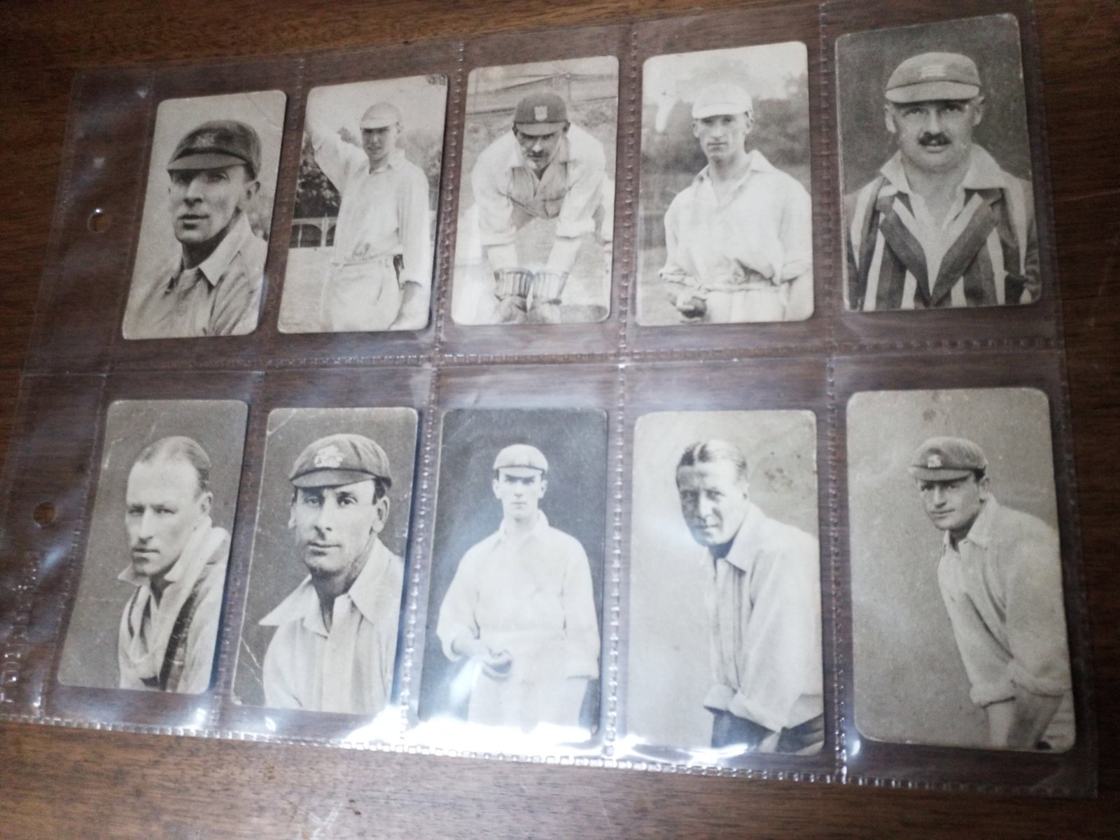 1923 Tobacco cards Collection Famous Cricketers R J Hill 12 Cigarette Cards Hobbs etc. (1 of 2)