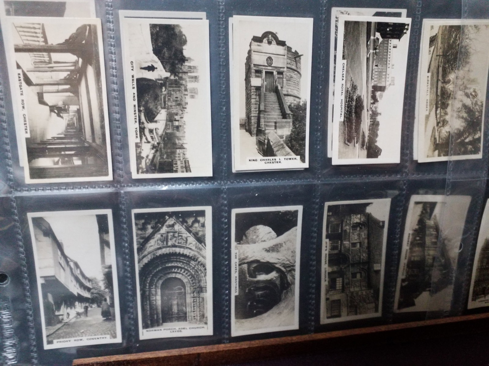 1926 Large Real Photo Collection British Royal and Ancient Buildings Westminster Tobacco cards: A nice collection of early tobacco cards, in sheeted protectors, many other tobacco cards being added daily to our sale. Please view pictures.