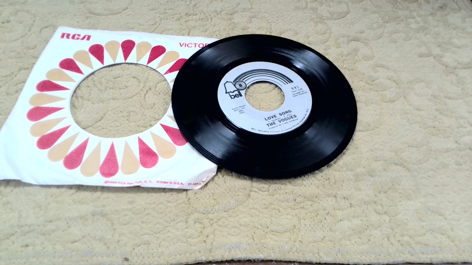 The Vogues promo 45 Love Song / We're On Our Way Bell Records: original 45, original sleeve, worn label,, a few scratches, still plays pretty well. . I have noted any surface scratches in the condition description. If there are surface scratches I have played the