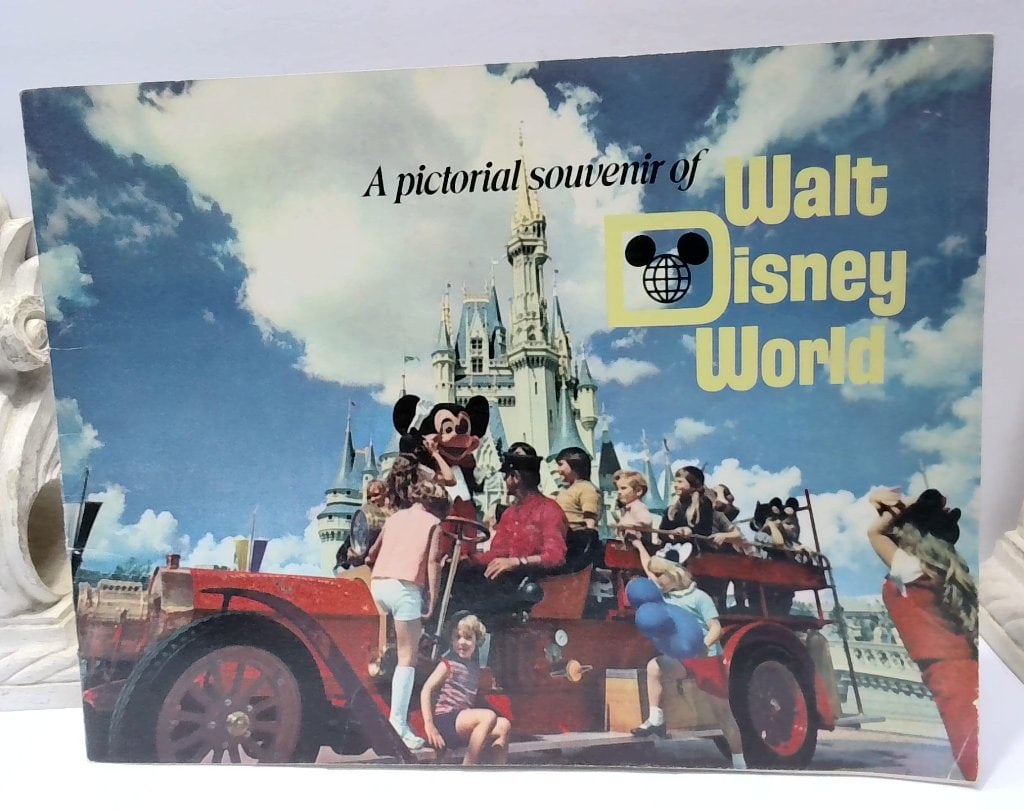 Vtg Walt Disney World Pictorial Souvenir Book (1 of 7)