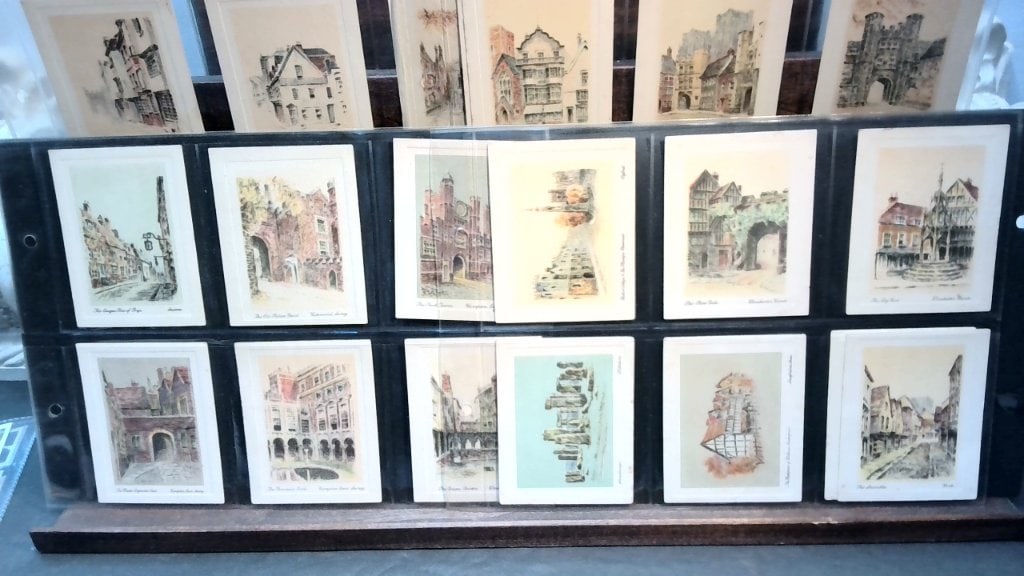 Vtg England Historic & Picturesque Trade Cards (1 of 3)