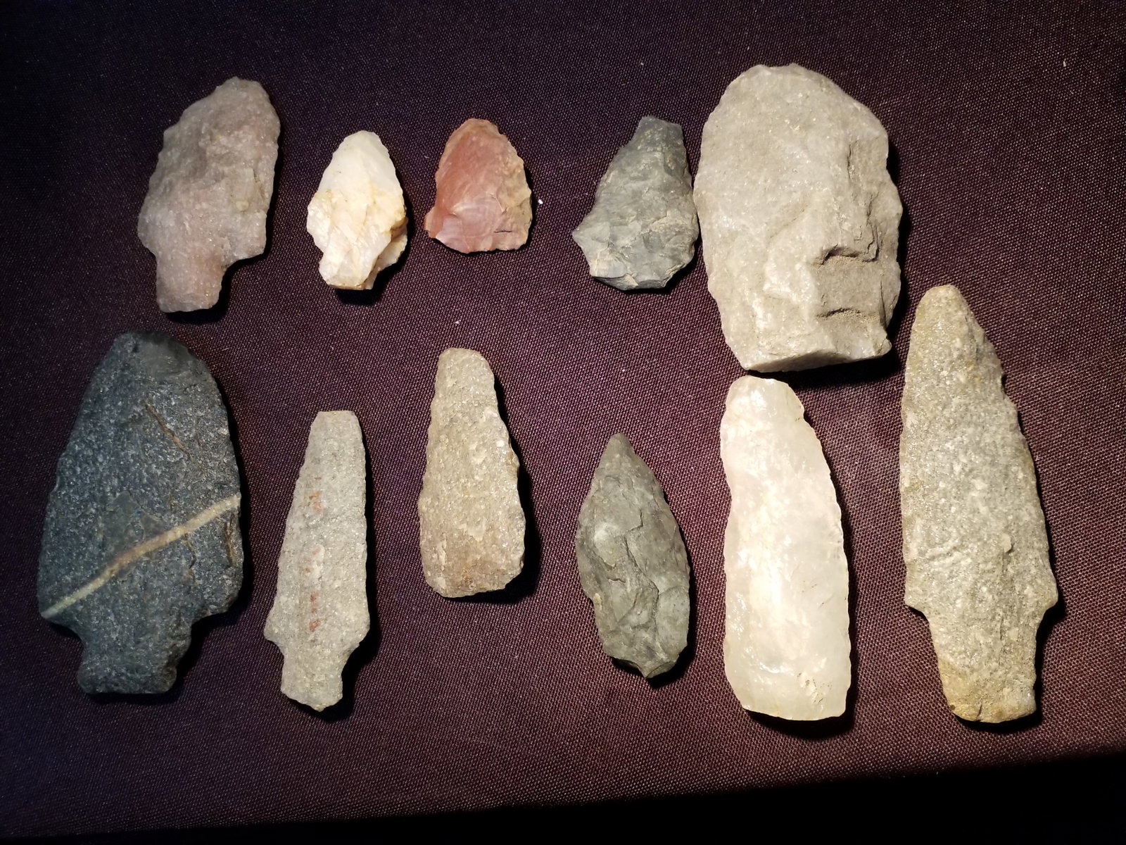 A Very Nice Collection of 11 Native American Authentic Arrowheads (1 of 3)