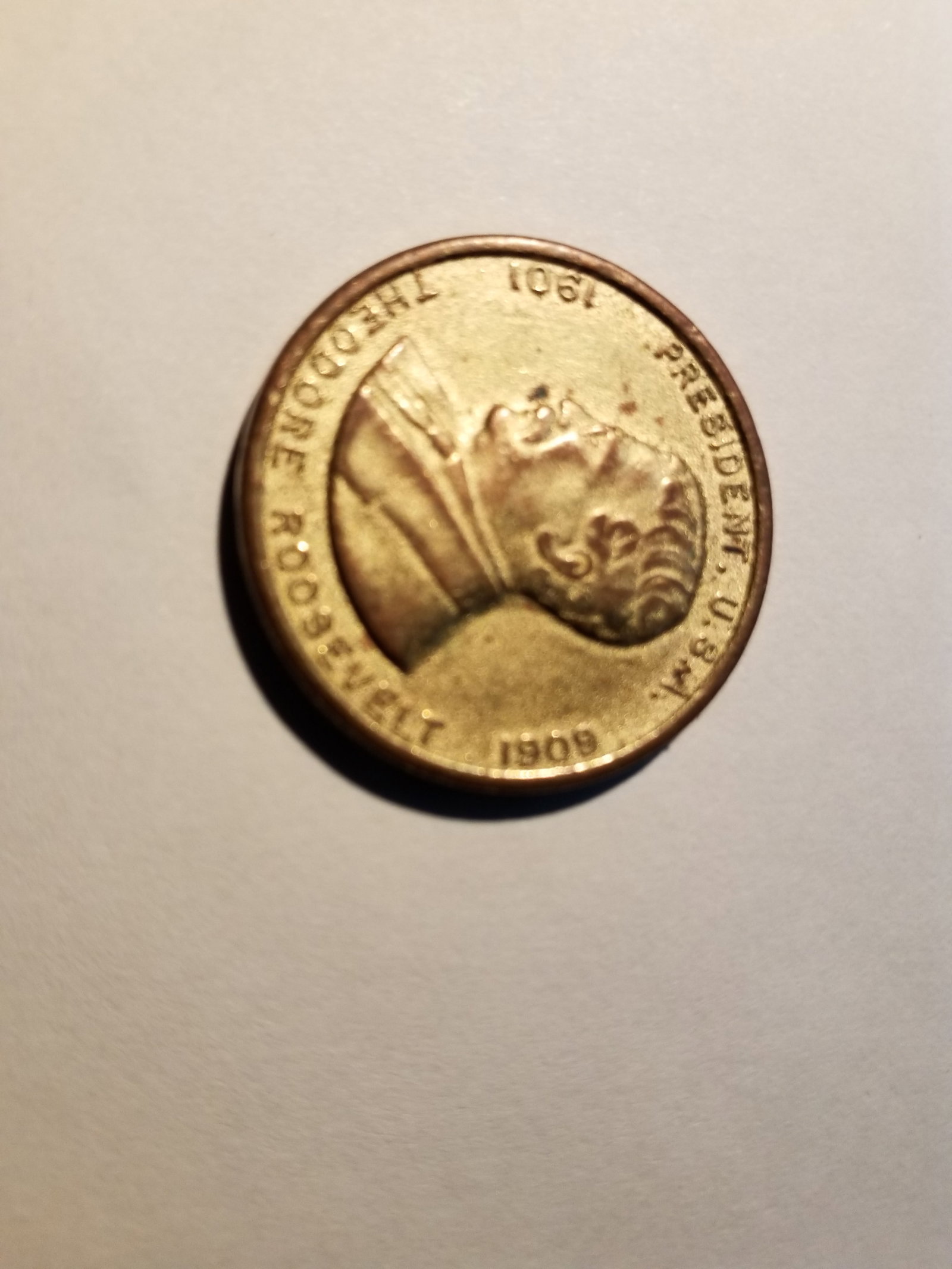 Theodore Roosevelt 26th President 1901-1909 Commemorative Coin Collectible (1 of 2)