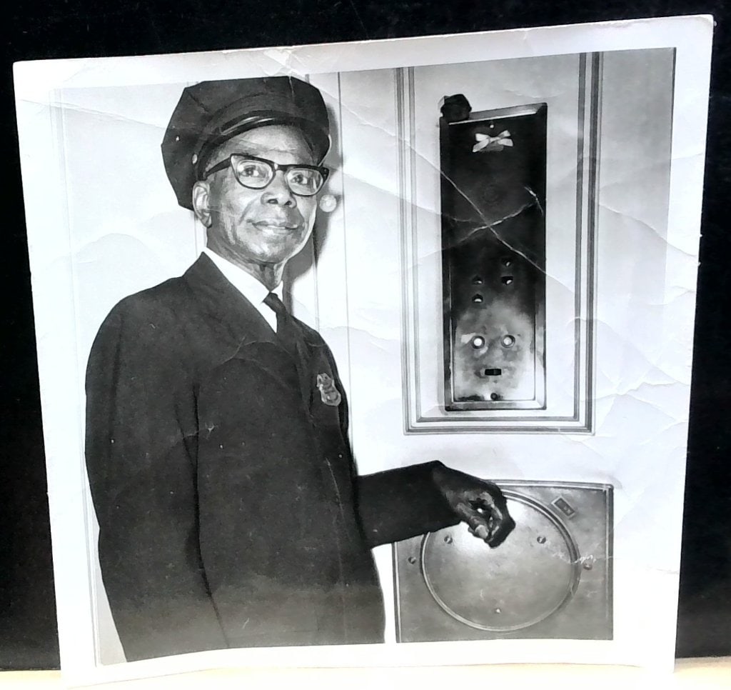 Vtg B&W Photograph Albert Lloyd 1970 (1 of 2)