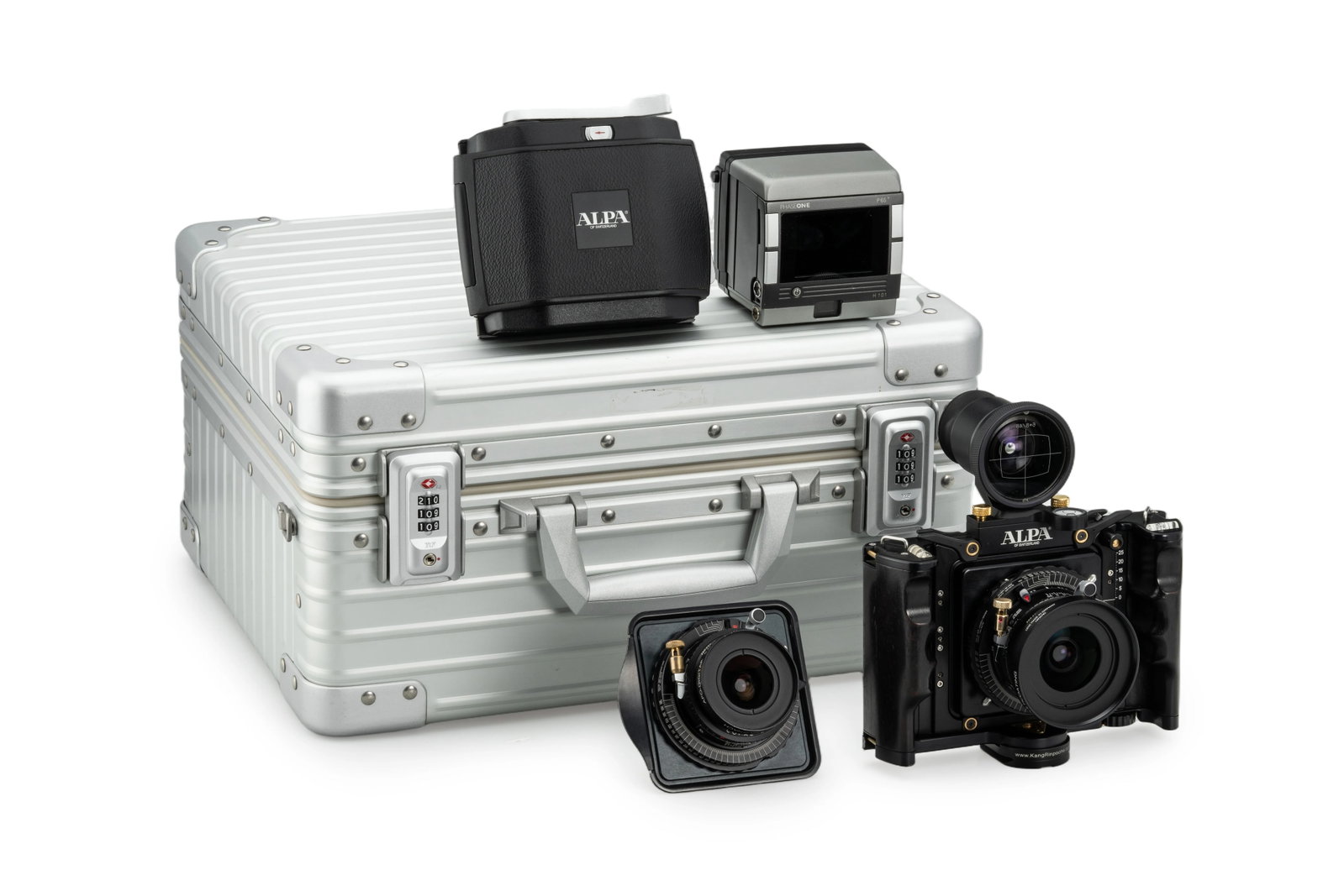 ALPA 12 SWA Outfit with PhaseOne P65+: This beautiful Alpa 12 medium format system outfit features a Phase One P65+ digital back(No. EI021489)in used but functional working order; while there is some minor oxidation on the display, it