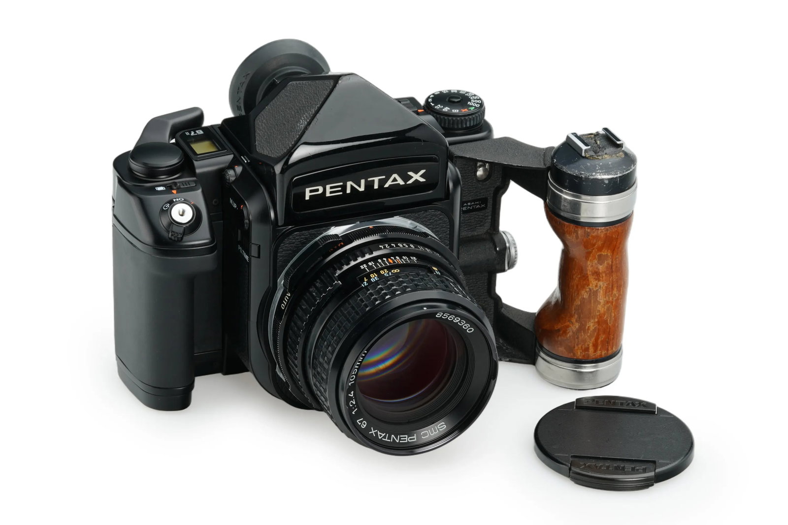 Pentax 67II with 2.4/105mm: The Pentax 67II medium format camera outfit is presented in good condition and full working order. It comes with SMC Pentax 67 2.4/105mm lens(No. 8569360), also in good condition with clear optics,