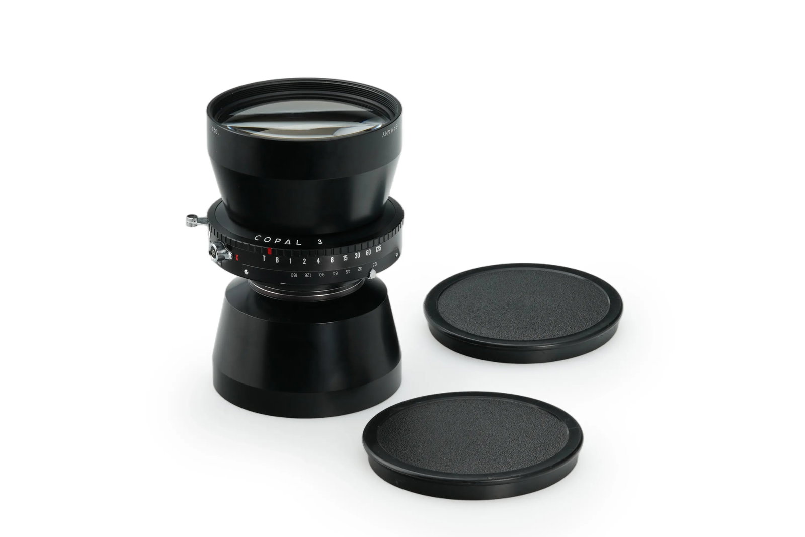 Docter Wetzlar 1000mm f/19.5 APO-Germinar: In mint condition and working order, this Docter Wetzlar 1,000mm f/19.5 Apo-Germinar is a pinnacle of apochromatic optical design. Housed in a reliable Copal 3 shutter, it was manufactured in very