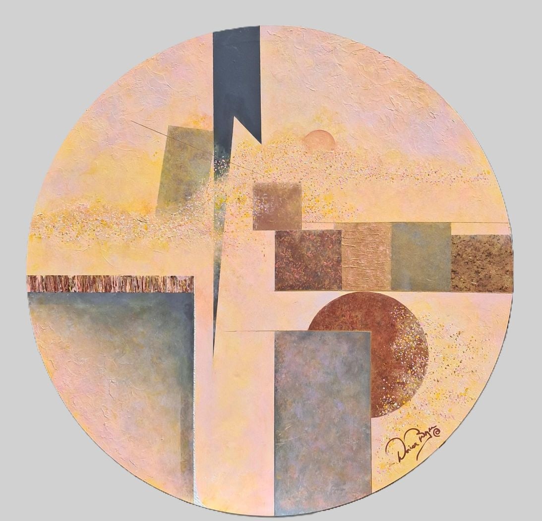 Shades of Pink, Grey, Copper & Gold - Circle: Circle - Shades of Pink, Grey, Copper & Gold: Contemporary art - Canvas Painting. Major expressions of warm colors, mixed media from oil to acrylics, size 36x36x1.5.Two dimensional art, the painting