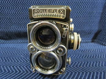 ROLLEIFLEX 2.8E TLR CAMERA W/ ZEISS 80MM PLANAR LENS SN