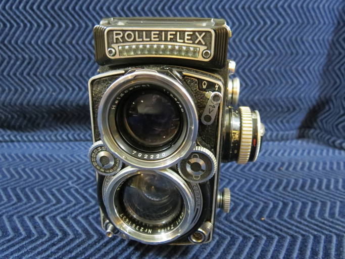 Rolleiflex Tlr Camera W/ Zeiss 80mm Planar Lens Sn