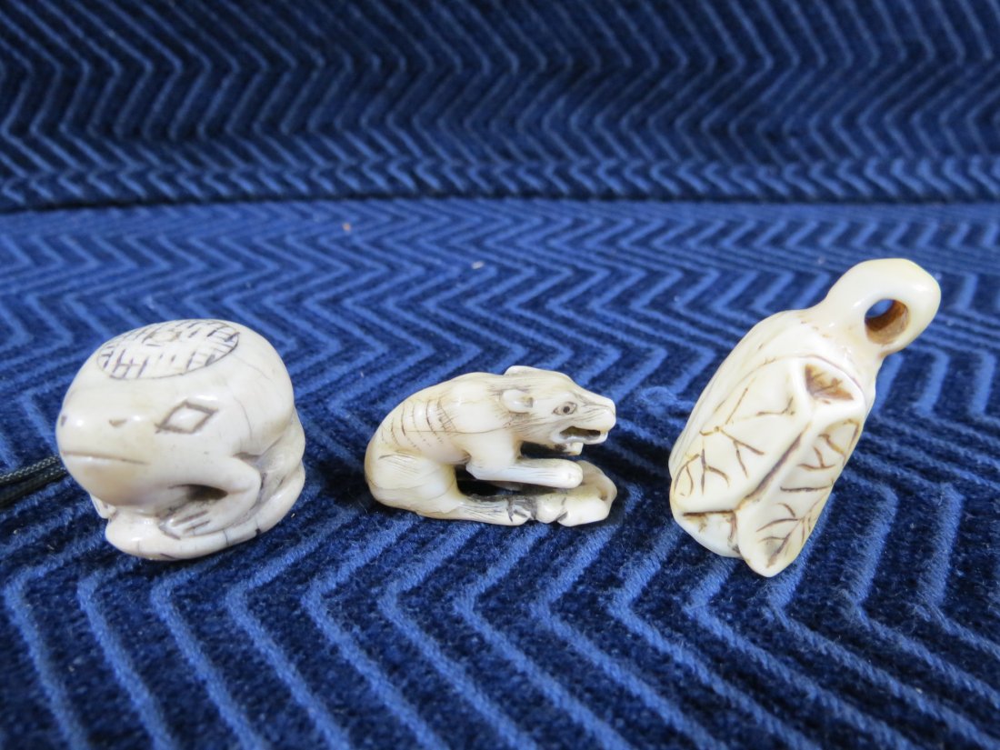 (3) Small 19th century Japanese Carved Netsuke (1 of 10)