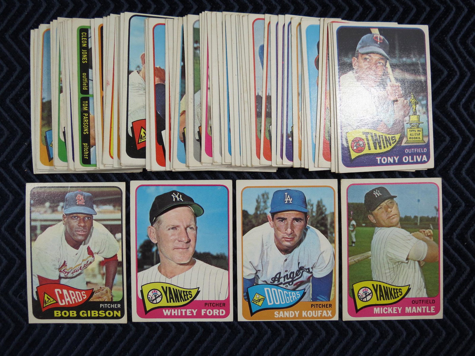 (72) 1965 Topps Baseball Cards w/ Mantle and Koufax: Childhood collection of (72) cards. Includes Mickey Mantle (VG), Sandy Koufax (VG-EX), Whitey Ford (VG-EX), Bob Gibson (VG) and more. Some duplication. Overall about VG to VG+ with some better and som