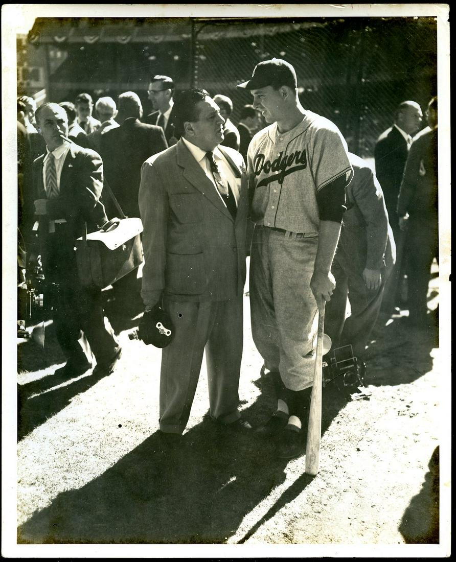 1950s Gil Hodges Dodgers Original 8 x 10 Photograph (1 of 2)