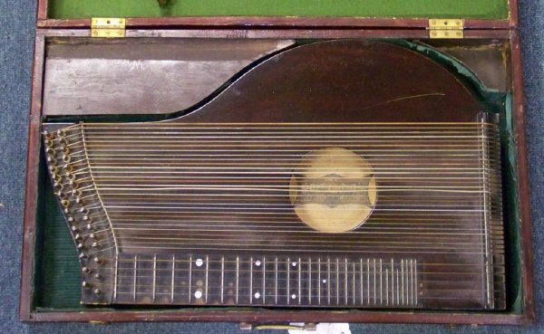 Zither Instrument by Eduard Heidegger Austria: In the original custom box with turning fork.