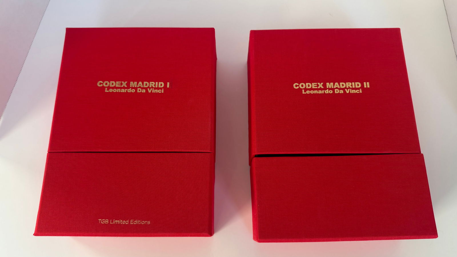 Leonardo Da Vinci Codex I and II: Leonardo Da Vinci CODEX MADRID I and II - COLLECTOR'S EDITIONLimited edition of 999 copies in a facsimile edition of the original:Treatise on fortification, statics and geometry, 316 pages in its orig