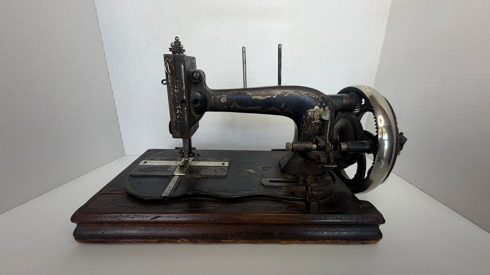 Rare antique hand-crank sewing machine (1 of 3)