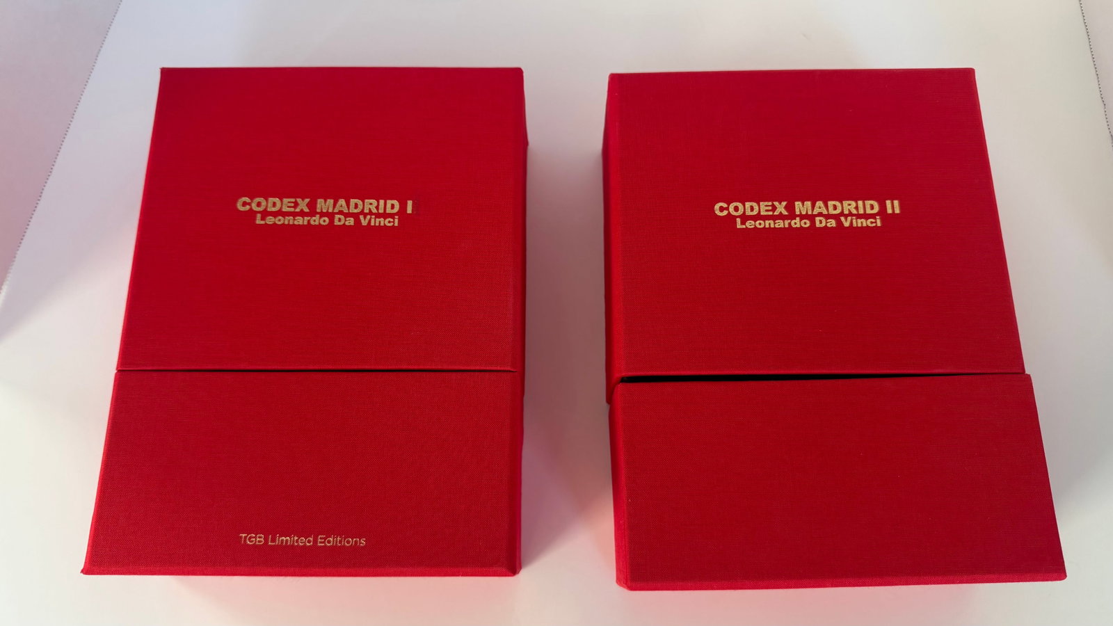 Leonardo Da Vinci Codex I and II: Leonardo Da Vinci CODEX MADRID I and II - COLLECTOR'S EDITIONLimited edition of 999 copies in a facsimile edition of the original:Treatise on fortification, statics and geometry, 316 pages in its