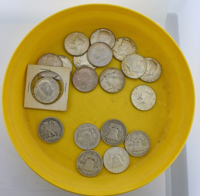 19 Circulated Silver Halves: Liberty Walking (1 Coin) , Franklin (5 Coins ) or Kennedy (13 Coins) (1 of 6)