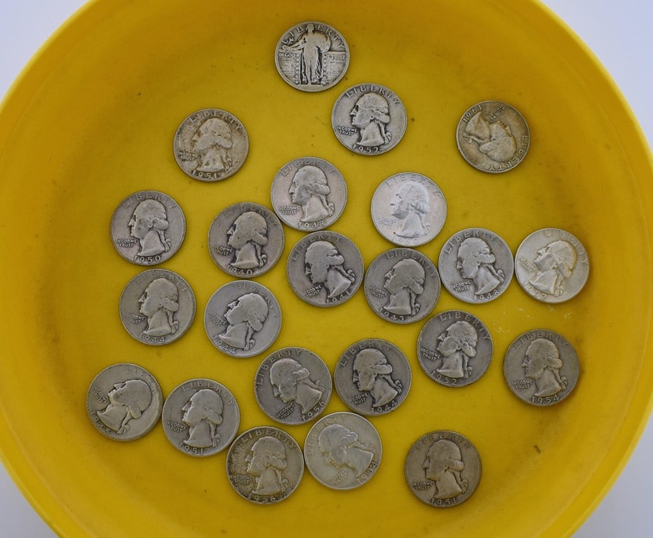 23 Circulated Silver Quarters, Most are Washington Head (1 of 7)