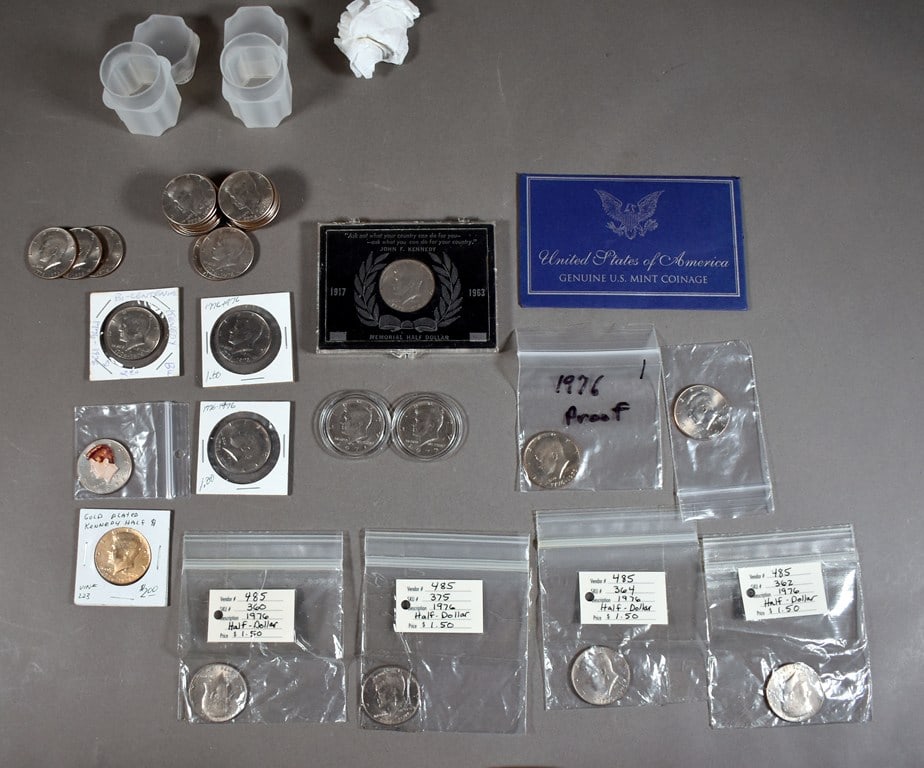 29 Mostly 1976 Kennedy Half Dollars & a Few Other Dates in Proof, Mint or AU Condition (1 of 18)