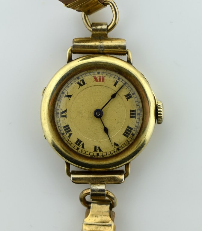 Vintage 14K Gold Case 15 Jewels General Swiss Ladies Wristwatch with Leather Band (1 of 8)