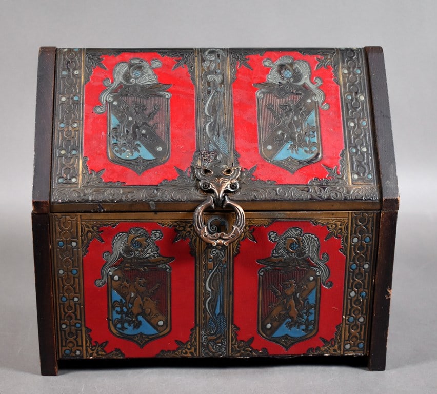 Vintage Gothic Minibar Chest with Decanter and Four Shot Glasses (1 of 11)
