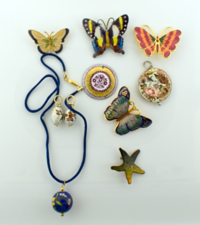 A Lot of Vintage Cloisonne & Other Enamel Decorated Jewelry: Butterflies & More: Please read “Auction Details” / “Terms of Sale” for preview, payment, pickup, shipping and other instructions. Lot includes the item(s) described in the title.
