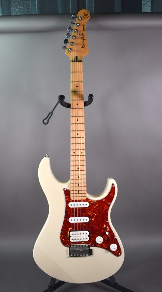 1999 Yamaha Pacifica 112M Electric Guitar with Gig Bag (1 of 17)