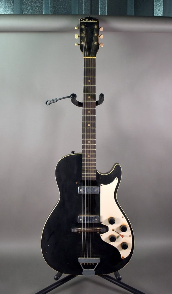 Vintage 1960s Harmony Silvertone Stratotone Model 1420 in Black Finish (Project/Parts/Wallhanger) (1 of 11)